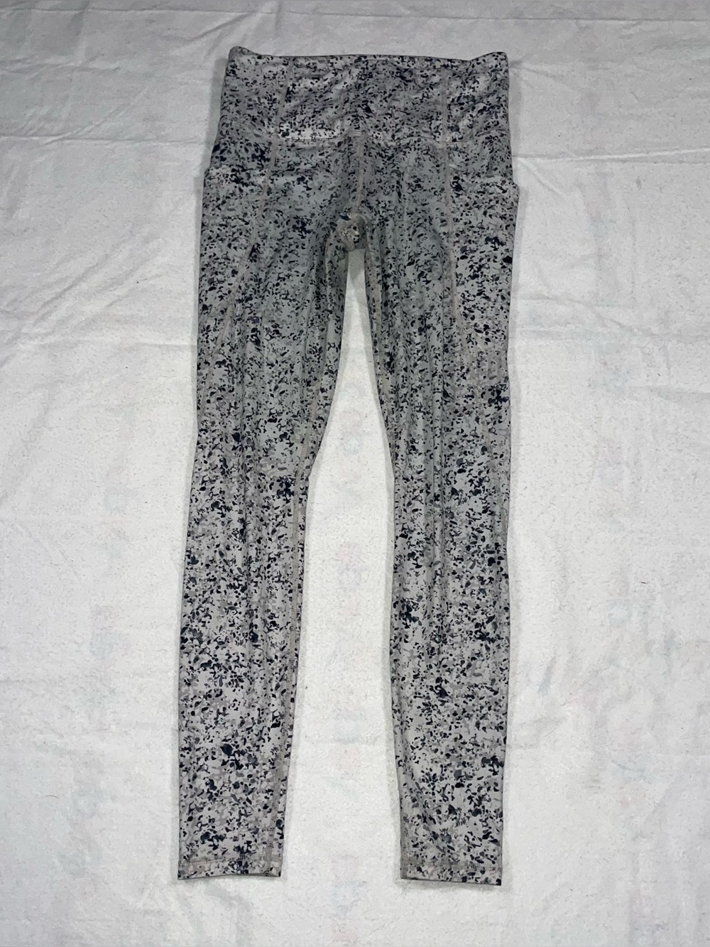 ATHLETA S White Black Speckle Pattern Athleisure Soft Leggings With Pockets